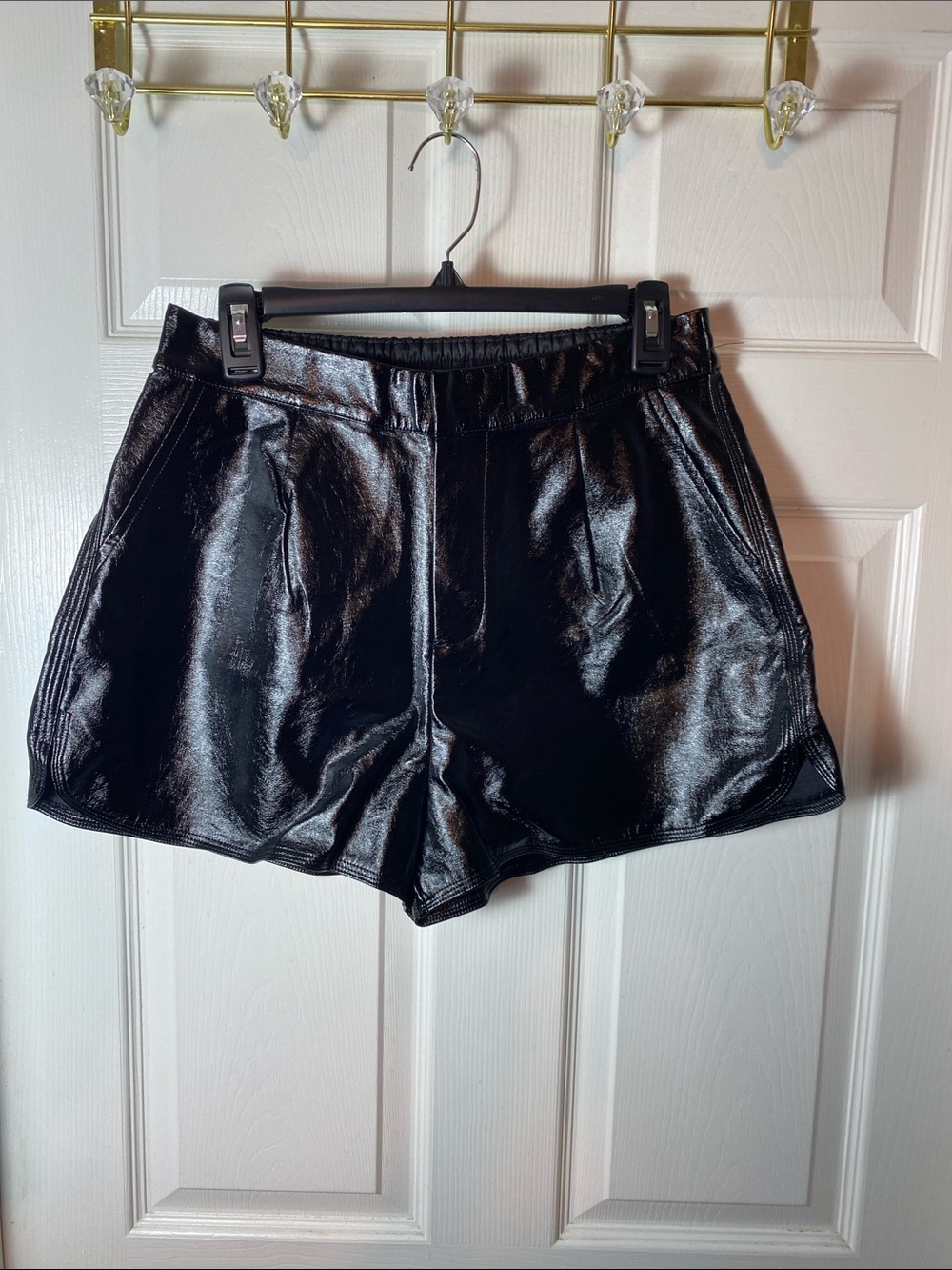 Entro Black Faux Leather Women's Shorts - Sleek High-Waist Style Size L